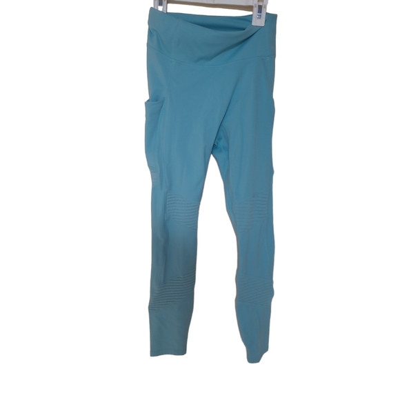 Anywhere Motion365® High-Waisted Moto 7/8 Legging size small - Picture 4 of 9